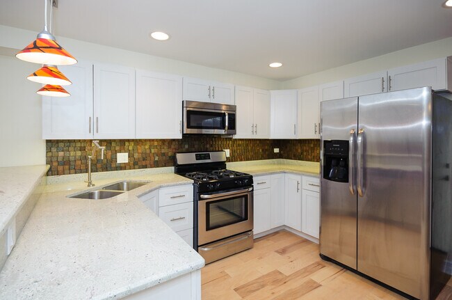 Photo - 2155 W Potomac Ave Unidad GDN