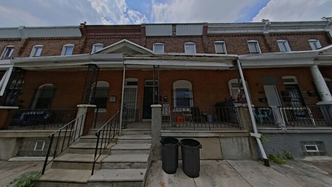 Building Photo - 122 N 53rd St Unit 2 - front