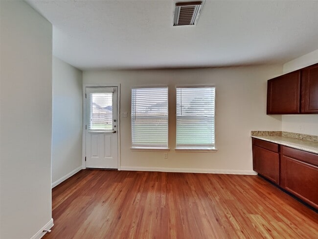 Photo - 3906 Hawthorn Glen Ct