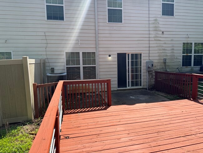 Photo - 165 Shenandoah Dr