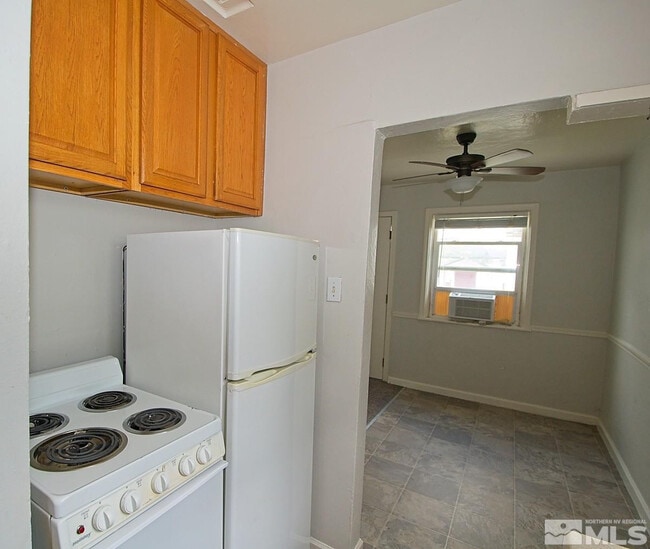 Photo - 638 Moran St