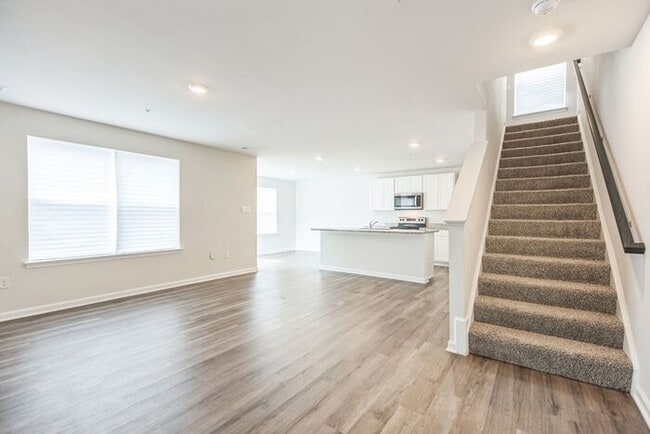 Photo - 322 Forest Edge Ave