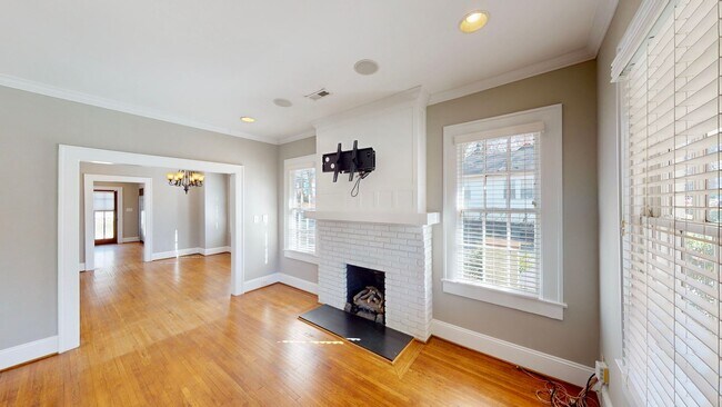 Photo - 2100 Rozzelles Ferry Rd