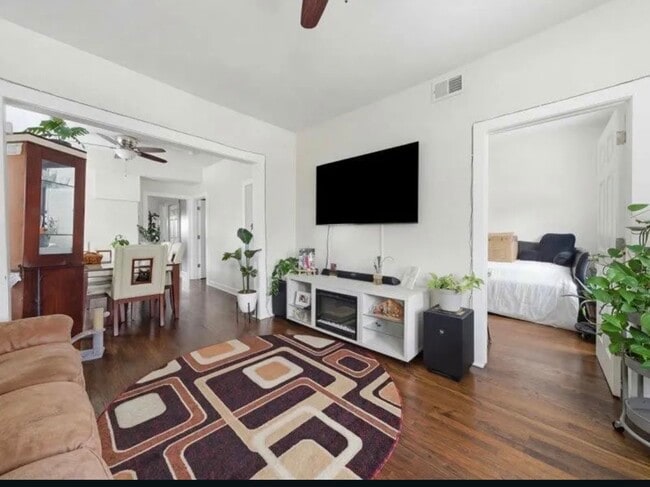 Building Photo - 1059 N Central Park Ave Unit 1059 N Central Park Ave #2