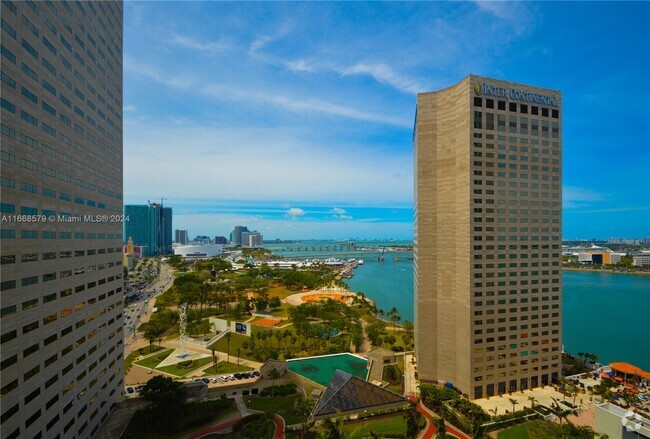 Building Photo - 325 S Biscayne Blvd Unit 2320 Rental