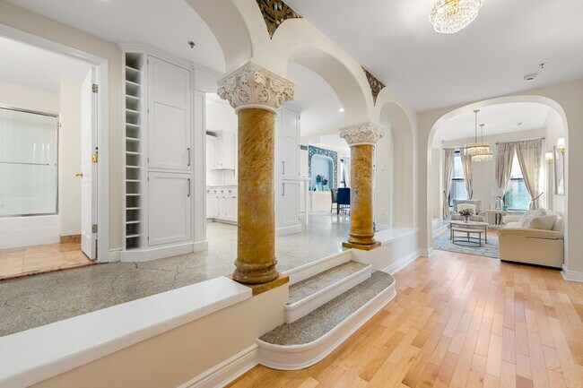 Photo - 4 Charlesgate E Unit 101