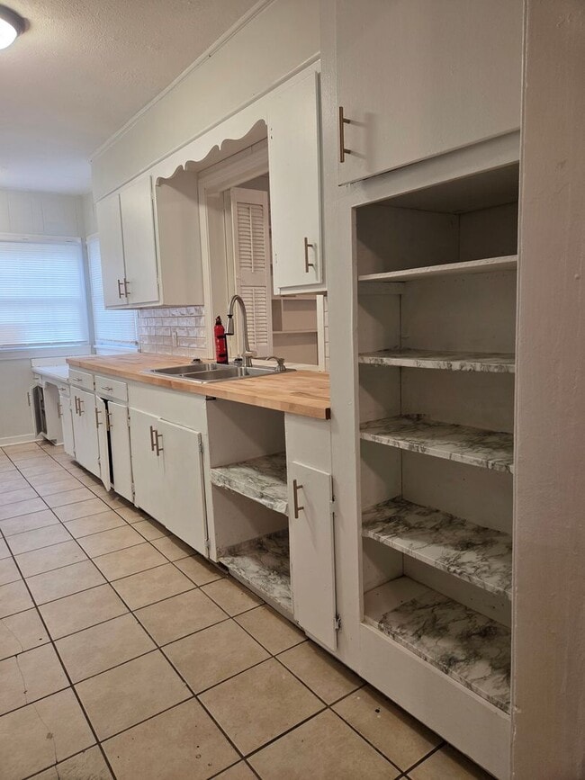 Photo - Spacious 4 Bed/ 2 Bath in North Jackson!