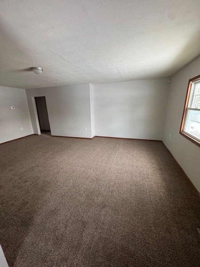 Photo - 4015 E Pettit Ave