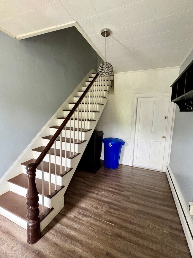 Building Photo - 1795 NH Route 140 Unit One Bedroom Apartment