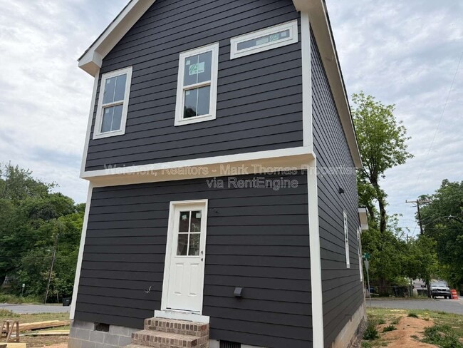 Photo - 1203 Fern St