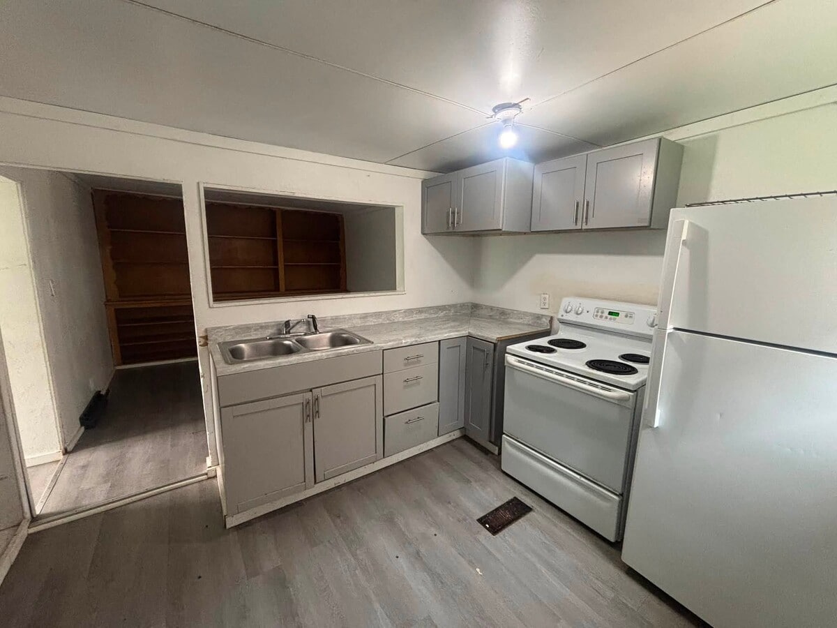 Photo - 206 N Main St