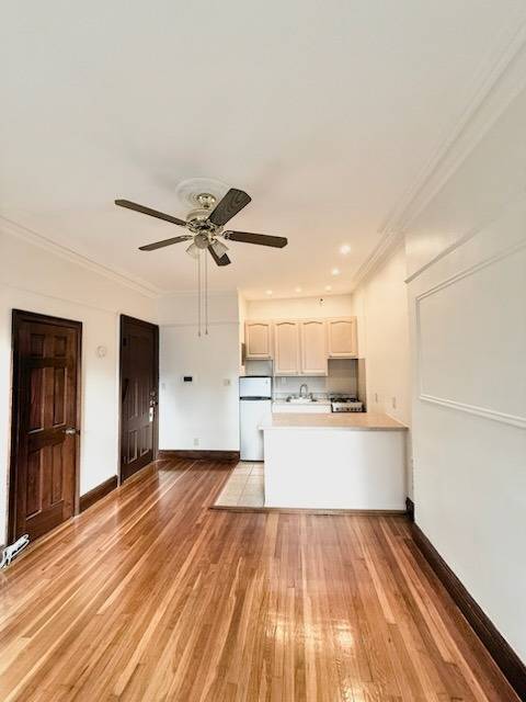 Photo - 136 St James Pl