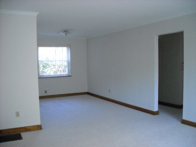 Photo - 2010 Harwitch Rd Unit B