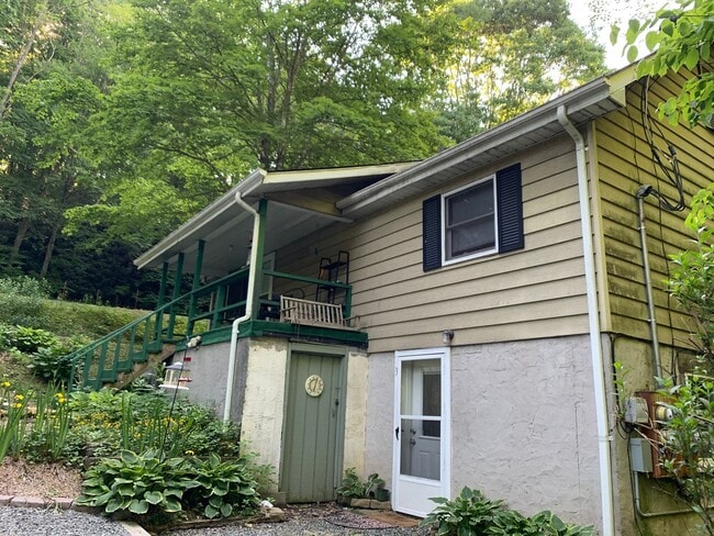 Building Photo - 1489 Brown's Chapel Rd Unit 3