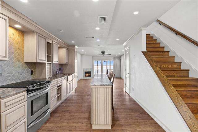 Photo - 3830 Mediterranean St