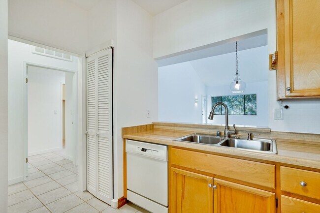 Photo - Cozy 1 Bed, 1 Bath Condo