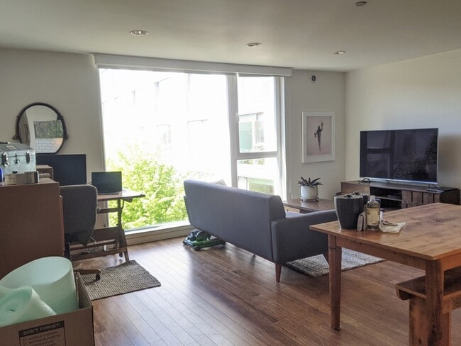 Photo - 711 Bellevue Ave E Apartment Unit 309