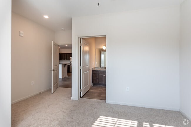 3BR, 2BA - 1295SF Azalea - Master Bedroom