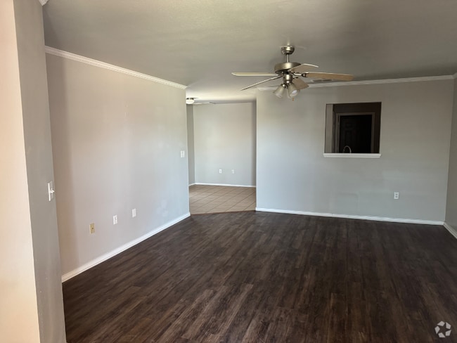 Building Photo - 511 N Brentwood Ave Rental