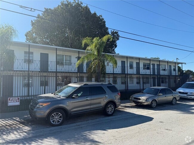 Building Photo - 1306 NW 61st St Unit 5 Rental