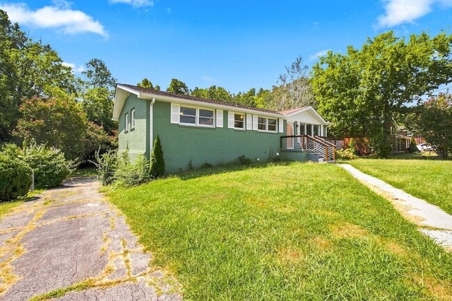 1614 Shady Cir