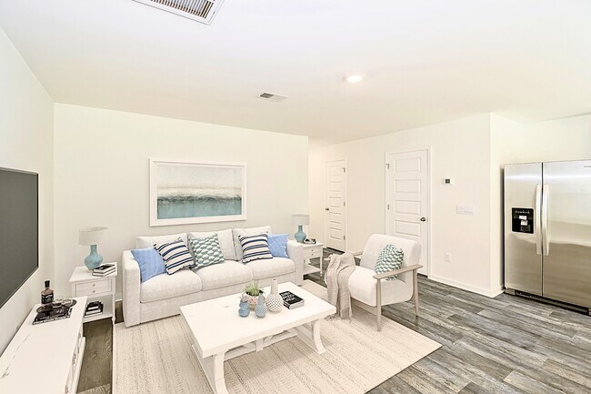 Photo - 98 Striker Rd