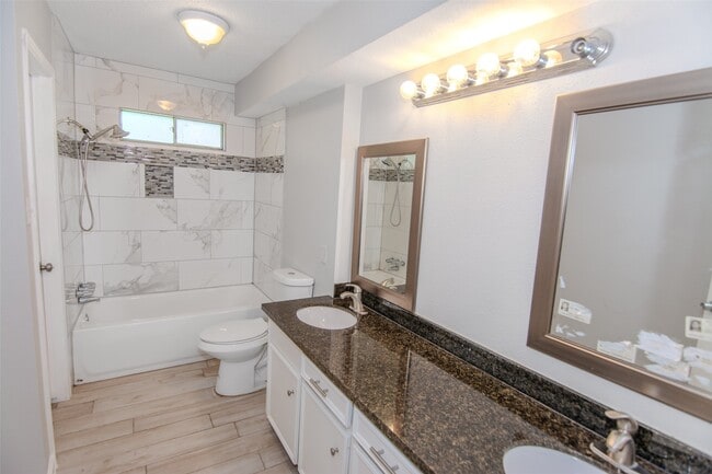 Photo - 1027 Montour Dr