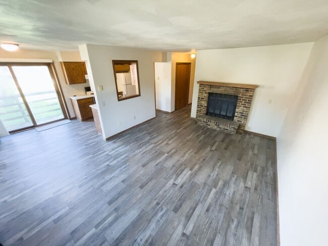 Building Photo - 9 N Wickham Ct Unit #2