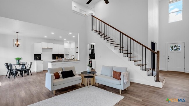 Photo - 105 Chesterfield Dr