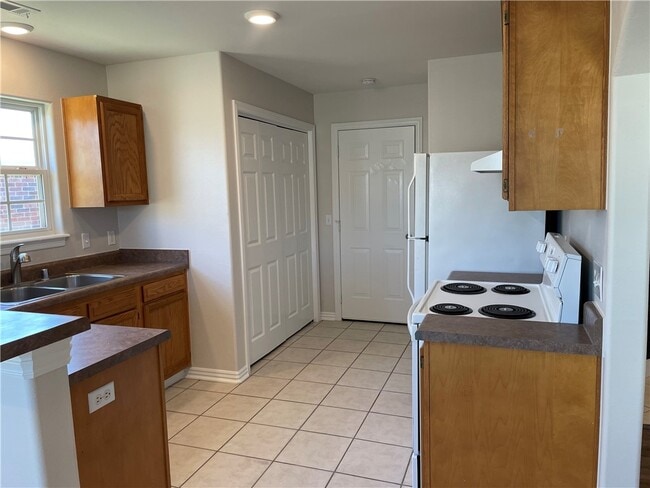 Photo - 3704 SW Moline Ave