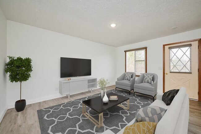 Building Photo - 601 Rizek Dr