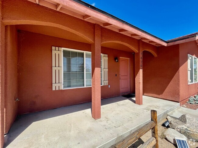 Building Photo - Wonderful home on a corner lot!