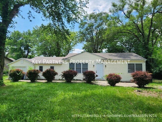 11030 N Locust - Cute Ranch! - 11030 N Locust - Cute Ranch! House