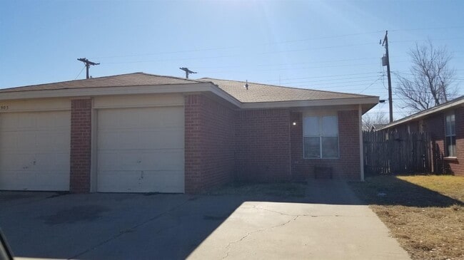 Building Photo - 1907 S Loop 289 Rental