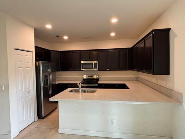 Building Photo - 4323 BRAXTON AVE