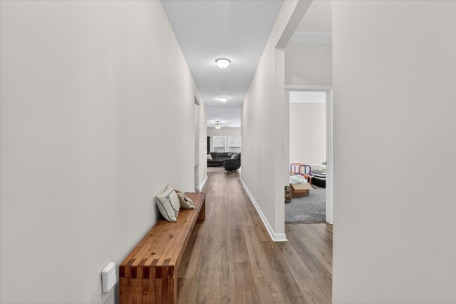 Photo - AVAILABLE MAY 2026  [PET FRIENDLY]