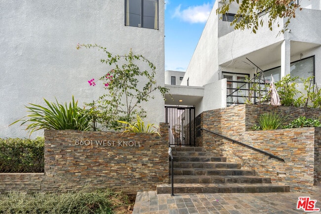 Photo - 8601 W Knl Dr Townhome