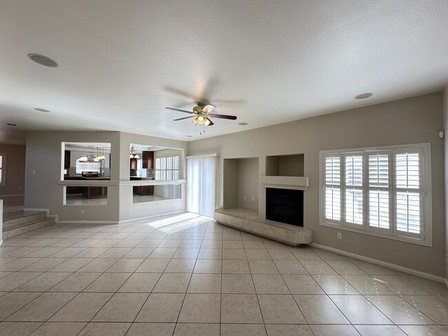 Photo - Pinnacle Peaks-Torrey Pines Southwest