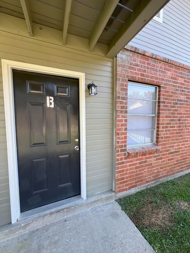 Building Photo - 5143 Baker Blvd Unit B