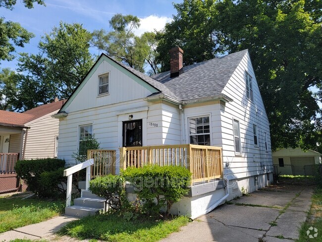 Building Photo - 18988 Woodbine St Rental