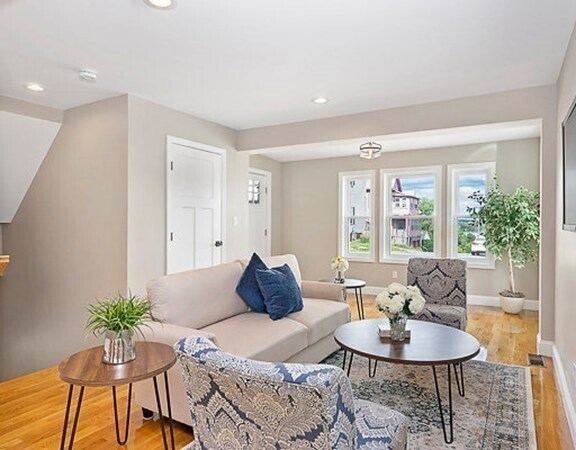 Photo - 68 Edward St Unit 1