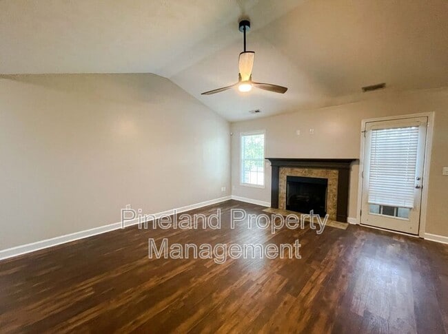 Photo - 1621 Kershaw Loop