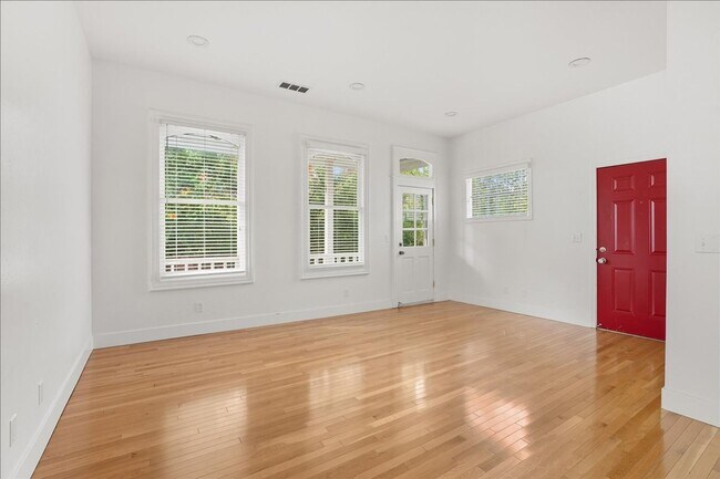 Photo - 1913-1913 14th St Unit 1911 14th St