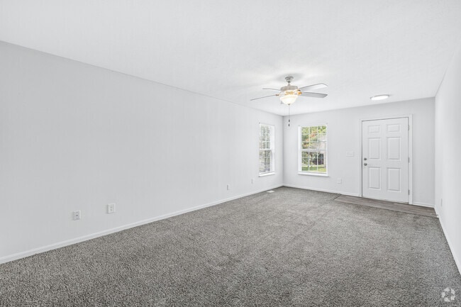 3BR, 3BA - 1,550SF - Living Room - Richwood North Estates
