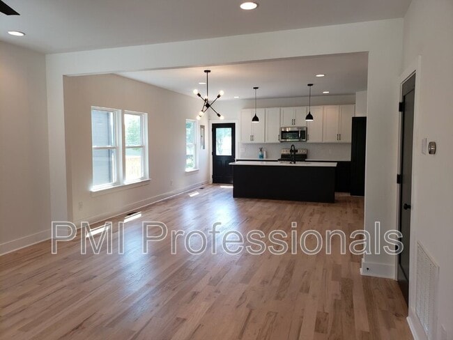 Photo - 215 Eisenhower Dr Unit A