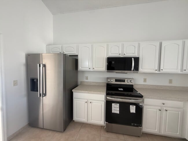 New LG refrigerator + New Stove - 8853 Lambert Ln