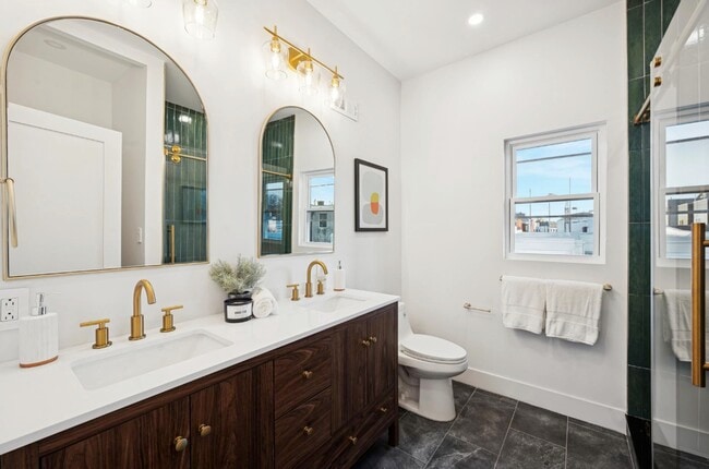 Photo - 2600 Webster St