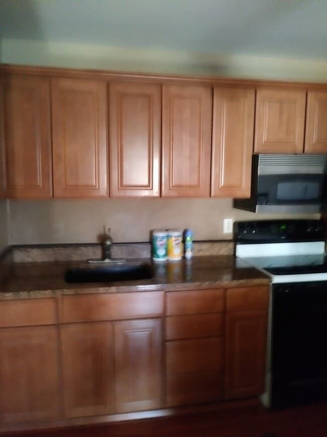 Photo - 72 Woodbine Dr