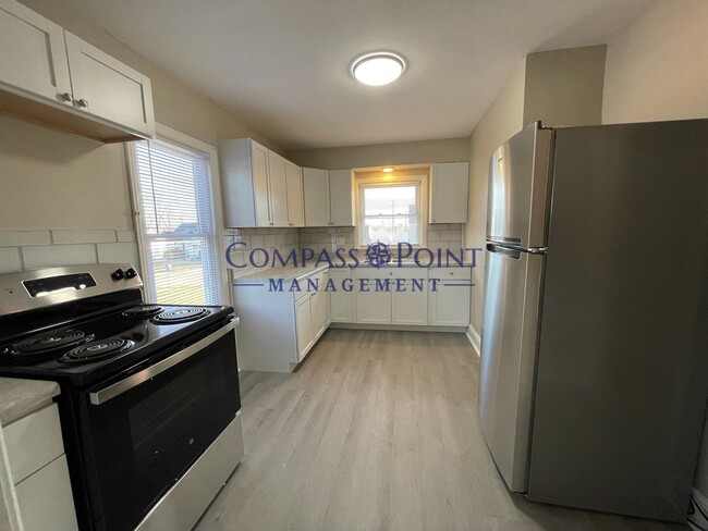Photo - Remodeled 3 bedroom and 2 bath House! Ready for you! FIRST MONTH RENT FREE!!