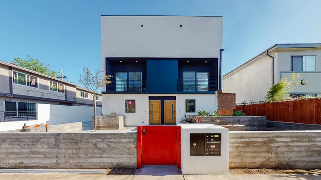 Building Photo - 3820 Montclair St Rental
